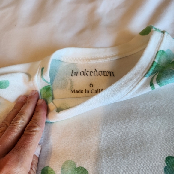 Girls brokedown shamrock sweatshirt 6 - Picture 2 of 3